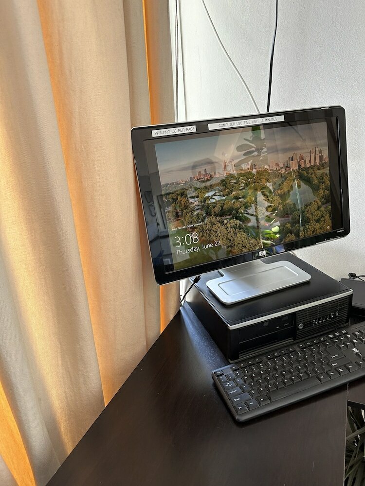 Фото Travelodge by Wyndham Bakersfield