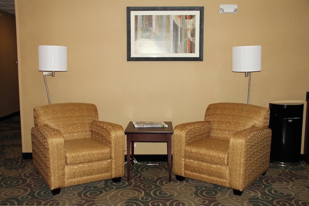 Фото Cobblestone Hotel & Suites – Devils Lake