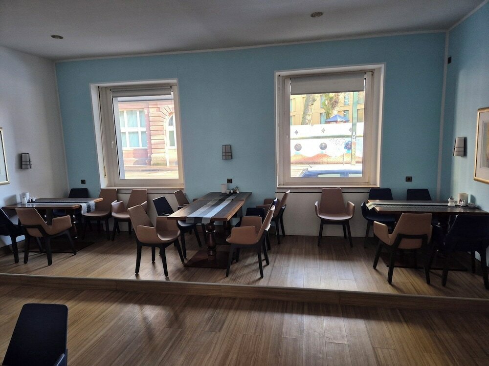 Фото  Sure Hotel by Best Western Ambassador Duesseldorf