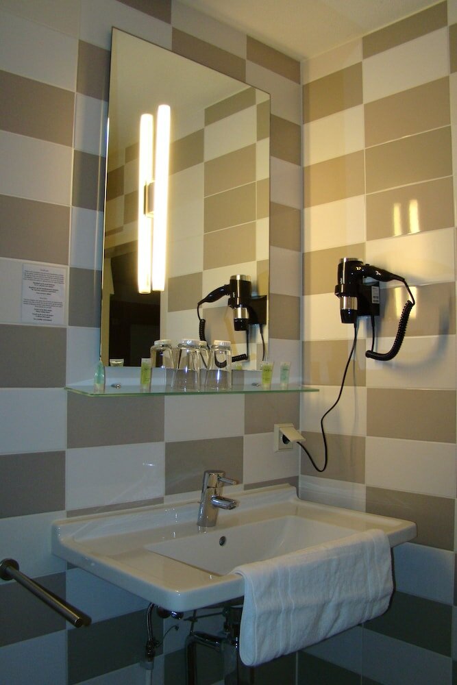 Фото The Happy Traveler