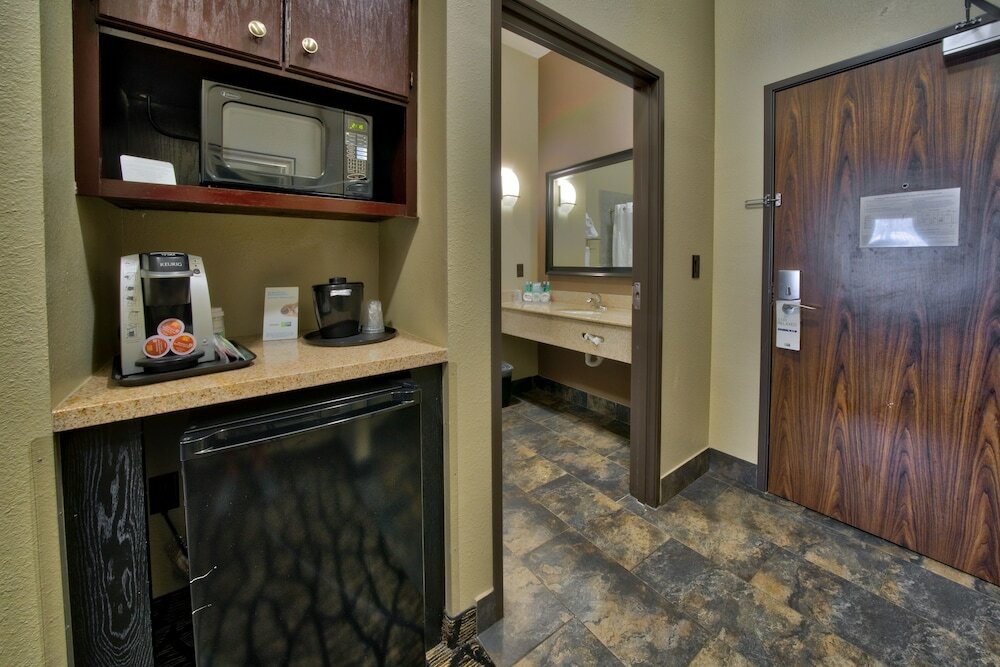 Фото Holiday Inn Express Hotel & Suites Lubbock South, an Ihg Hotel