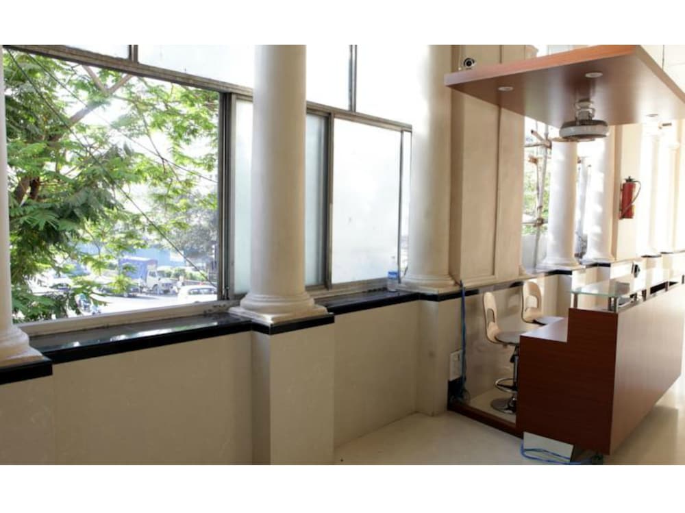 Фото Elphinstone Hotel