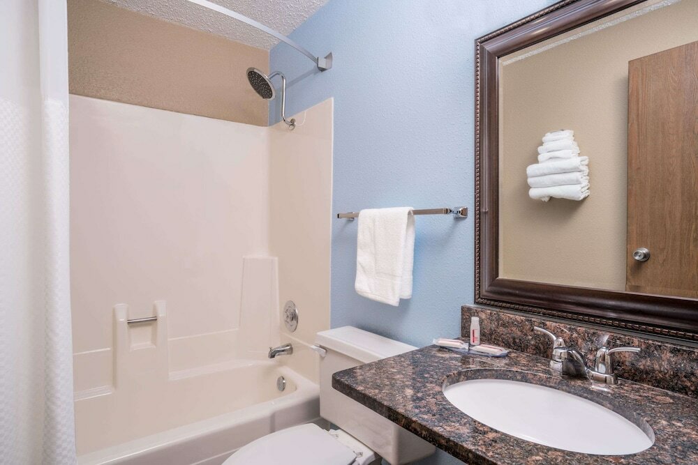 Фото Super 8 by Wyndham Bismarck