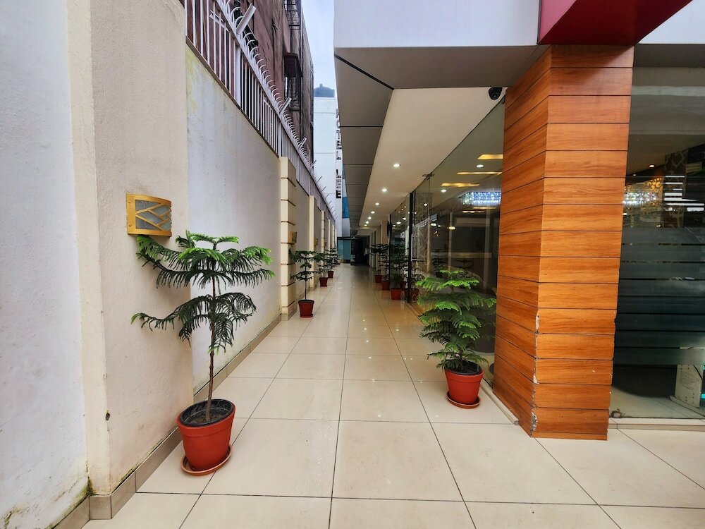 Фото Lee International