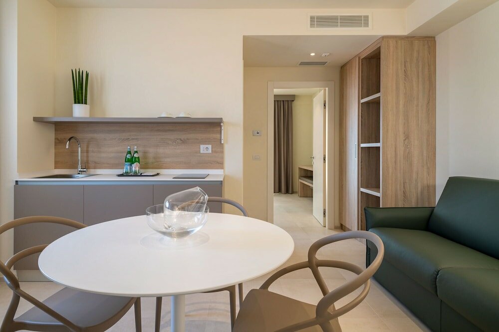 Фото Palace Lido Hotel & Suites