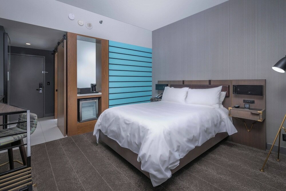 Фото Renaissance Reno Downtown Hotel & SPA