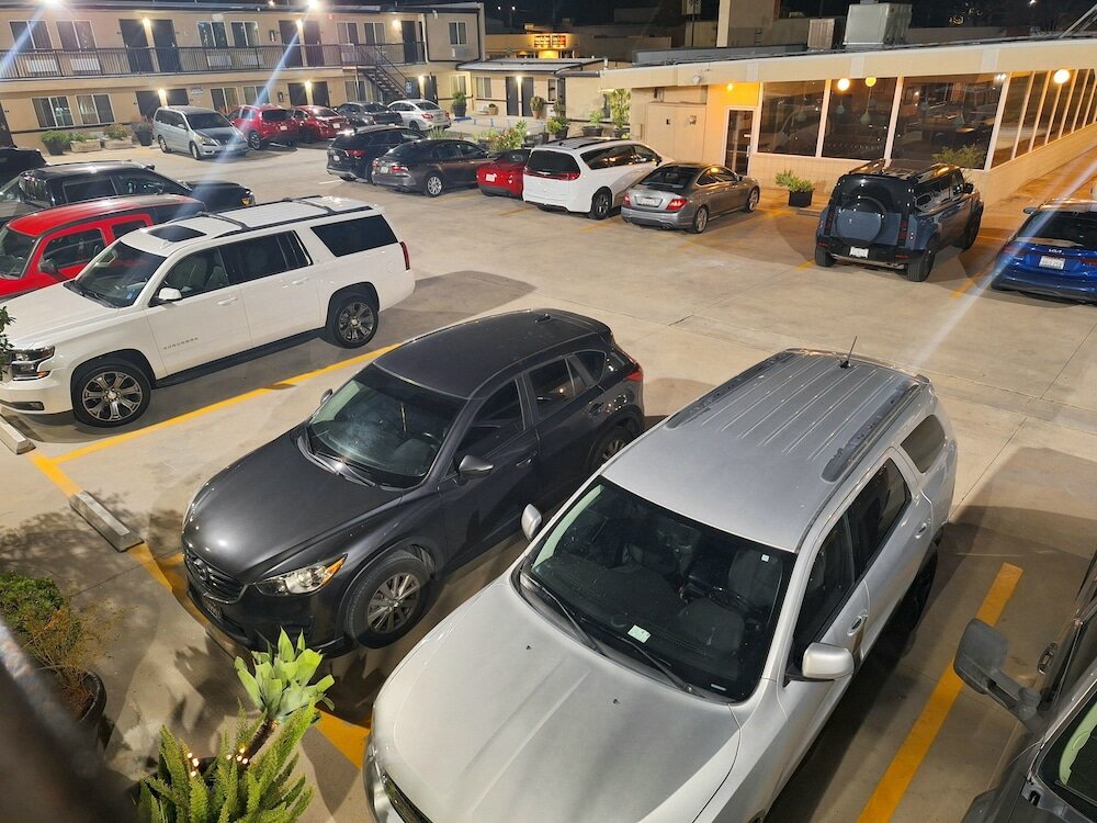 Фото Portofino Inn Burbank