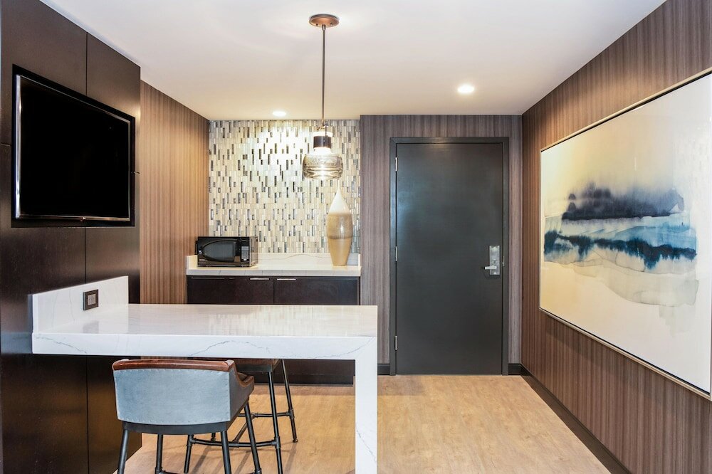 Фото Sheraton Ann Arbor Hotel