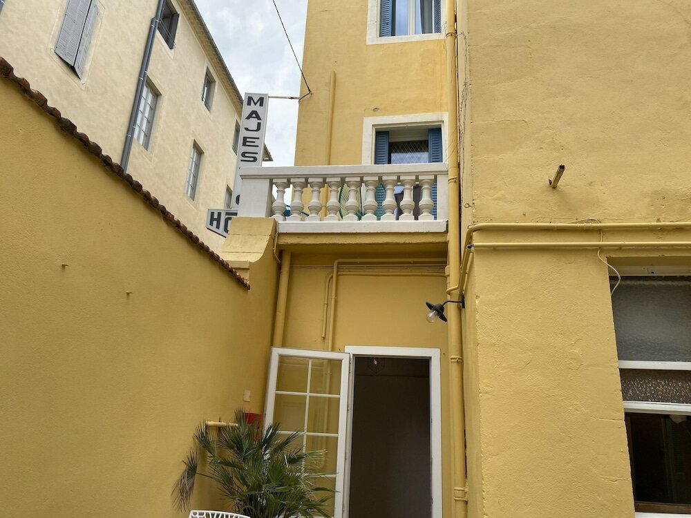 Фото Majestic Hotel