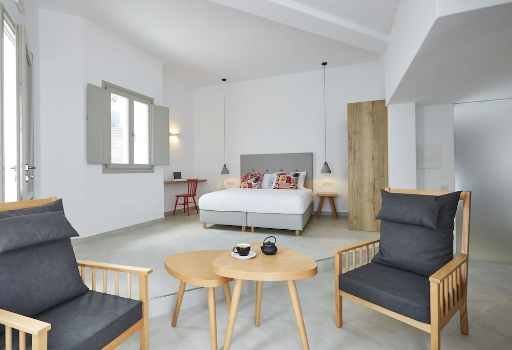 Фото Aperanto Suites