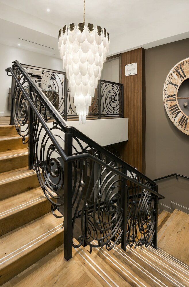 Фото The Ivey's Hotel