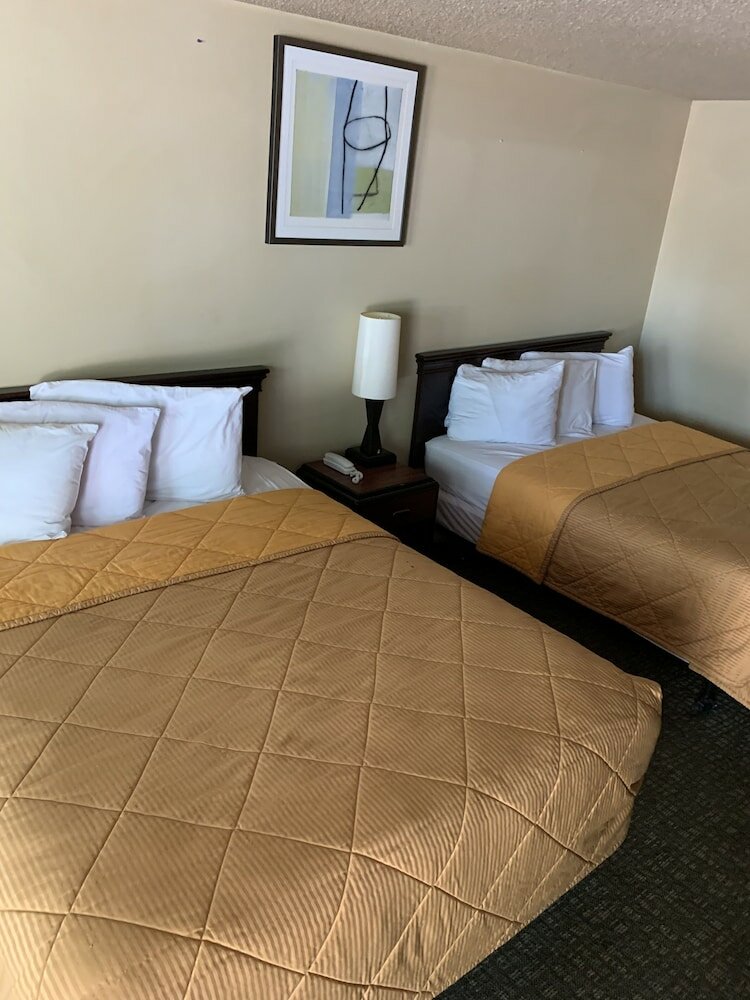 Фото Smokey Point Motor Inn