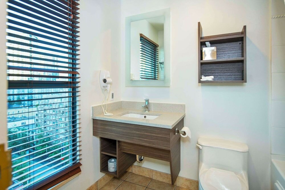 Фото Grand Park Hotel & Suites Downtown Vancouver