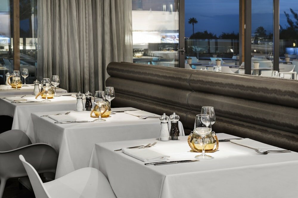 Фото Elba Premium Suites - Adults Only