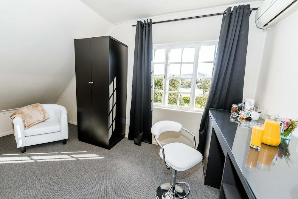 Фото Le Petit Chateau