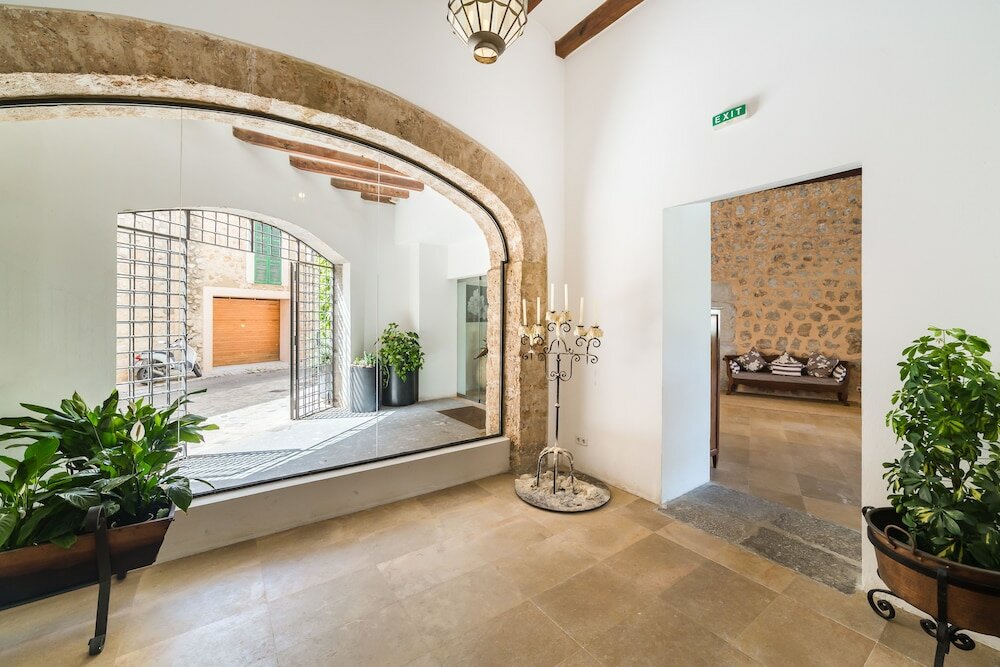 Фото Hotel Ca'l Bisbe