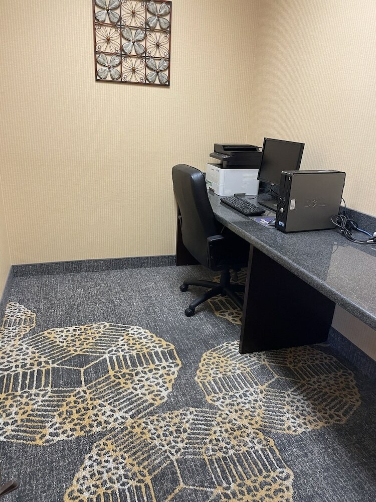 Фото Comfort Inn Sturgeon Falls