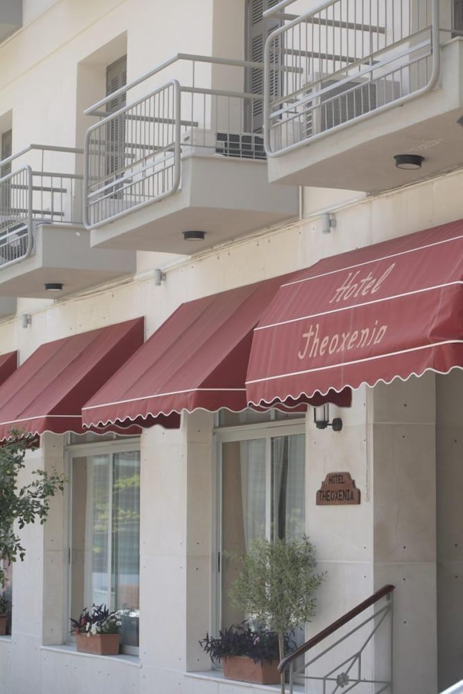 Фото Hotel Theoxenia Loutraki