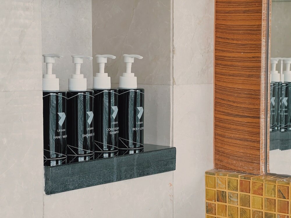 Фото Urbana Langsuan Hotel