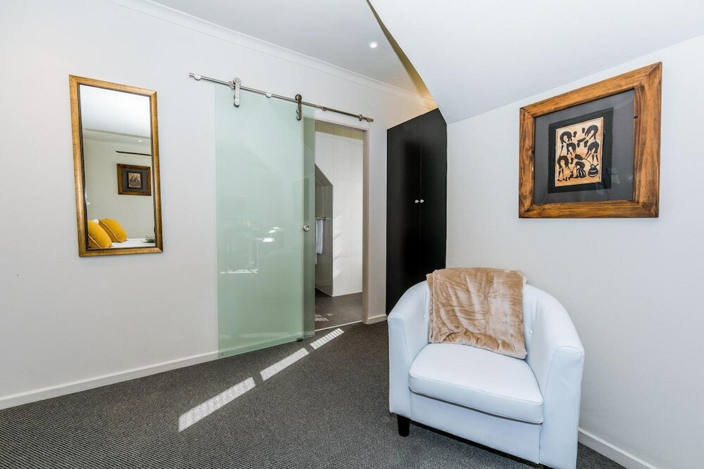 Фото Le Petit Chateau