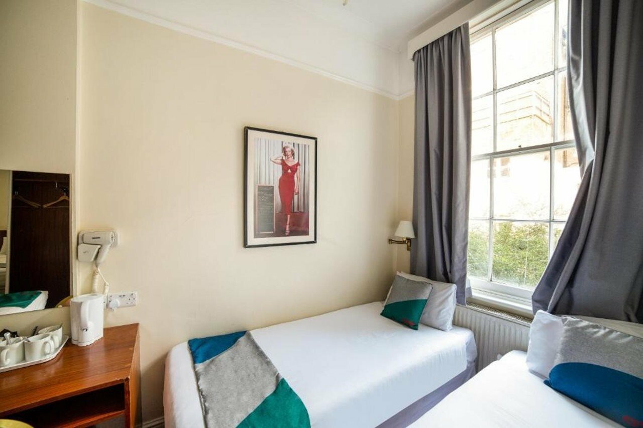 Фото St Georges Hotel Pimlico