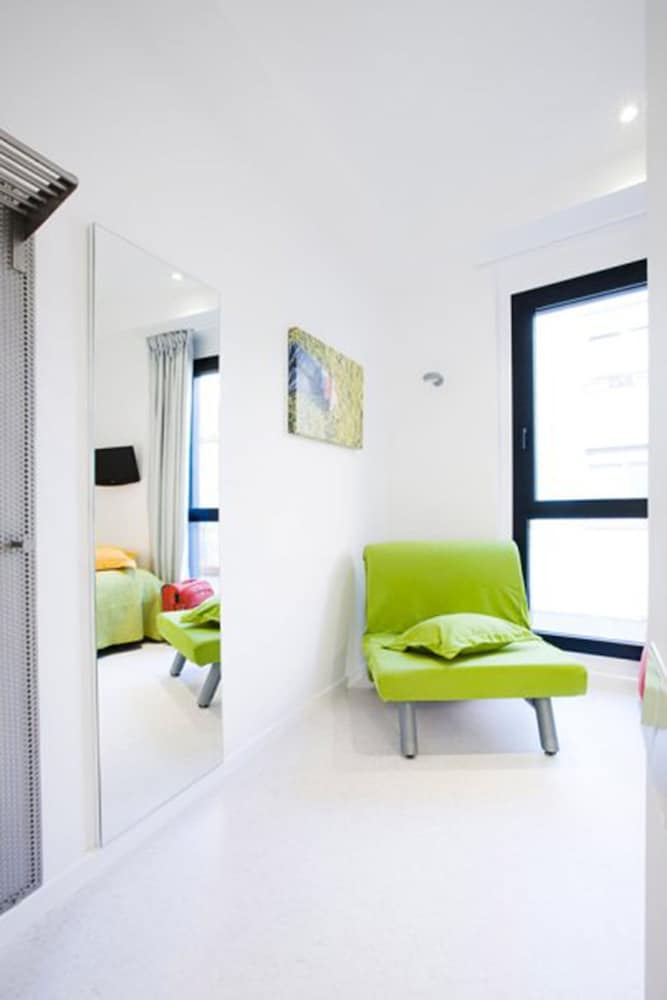 Фото Live And Dream Hostel