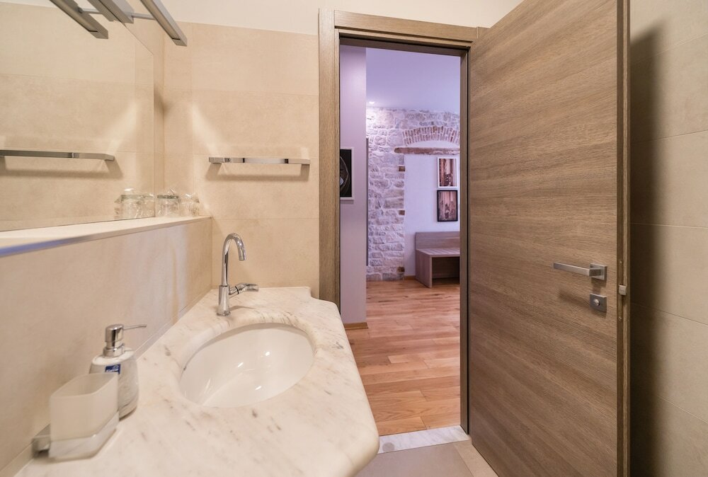 Фото Tifani Luxury Rooms 2