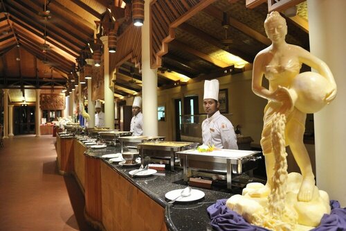 Гостиница Royal Island Resort & SPA на Атолле Баа