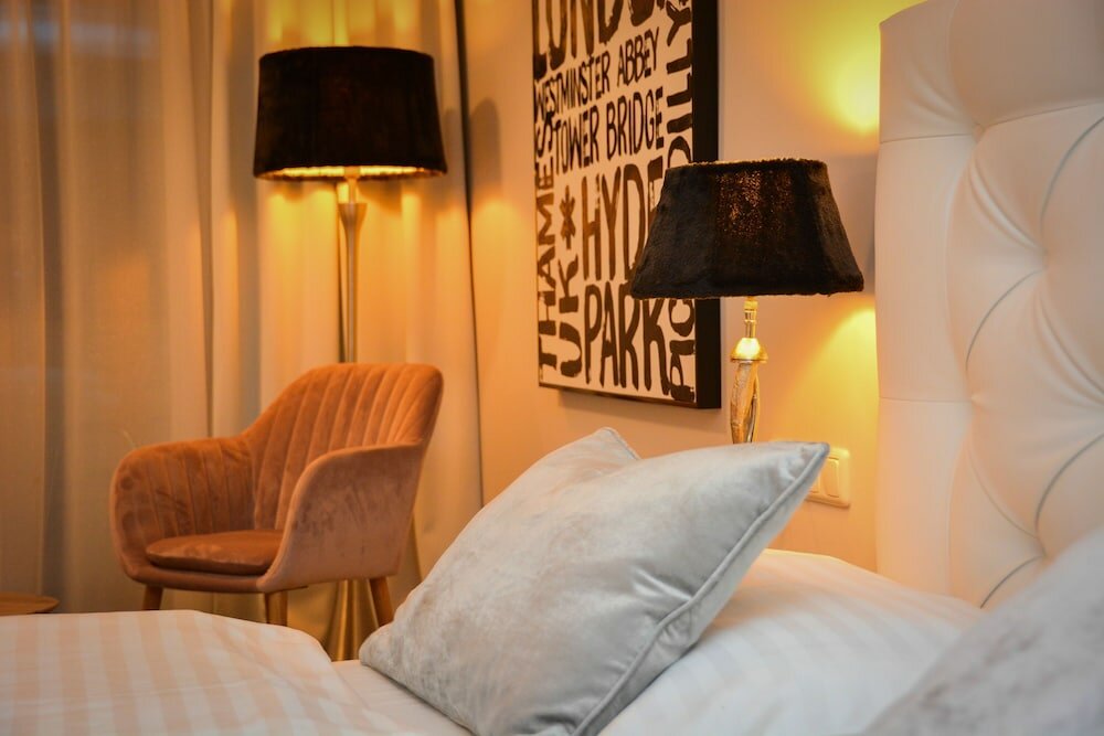 Фото Q Hotel Maria Theresia