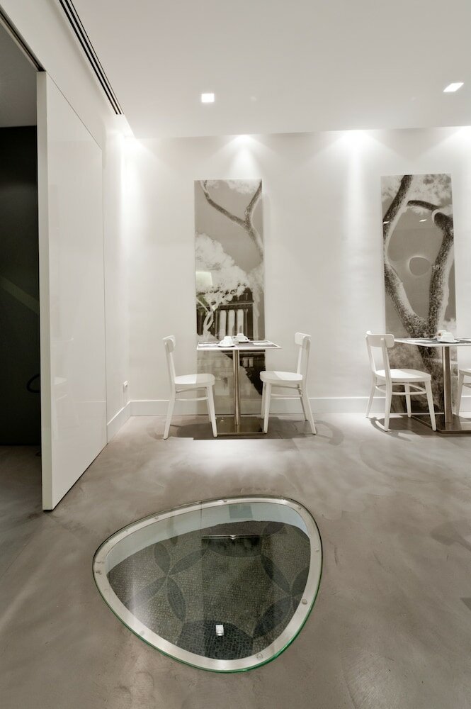 Фото Hotel White