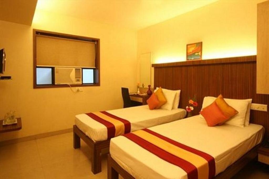 Фото Hotel Ratna Palace Residency