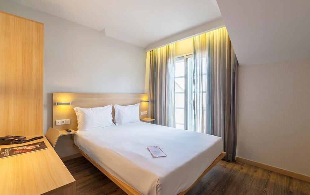 Фото Moov Hotel Porto Centro