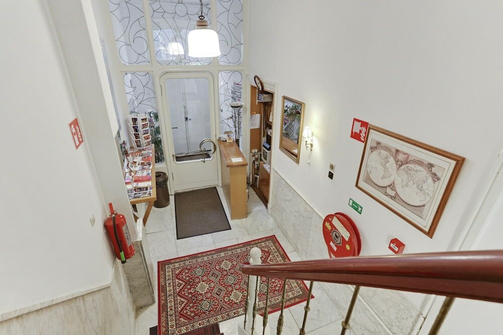 Фото Hotel Parklane