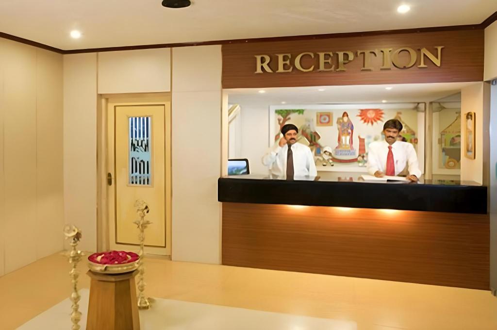 Фото Hotel Subham