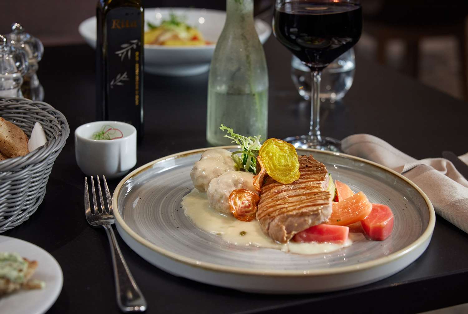 Фото DoubleTree by Hilton Hannover Schweizerhof