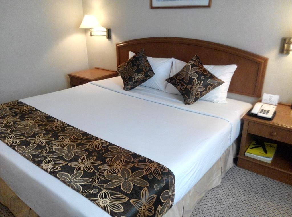 Фото Mandarin Court Hotel Kuala Lumpur