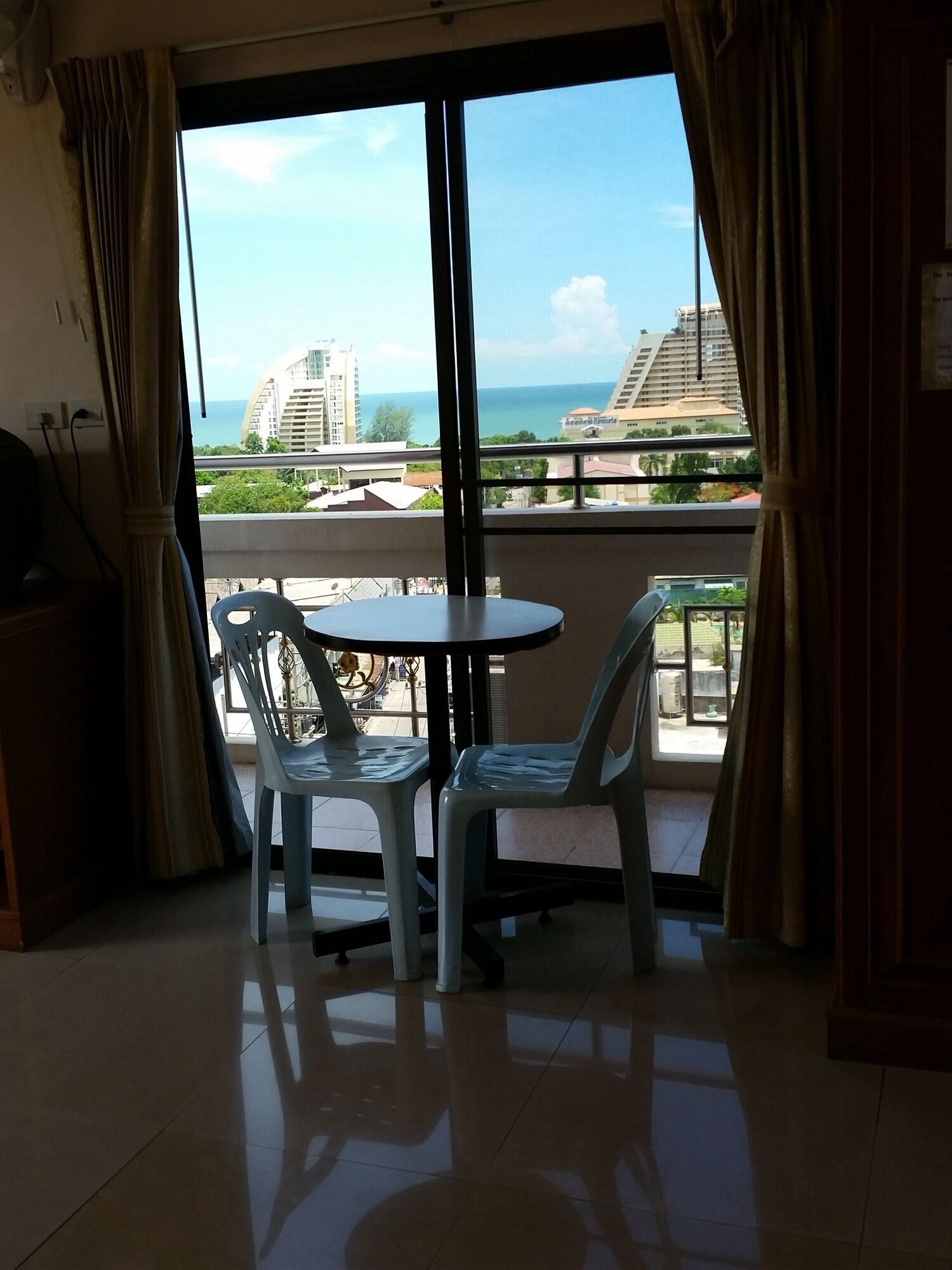 Фото Tassanee Garden Lodge