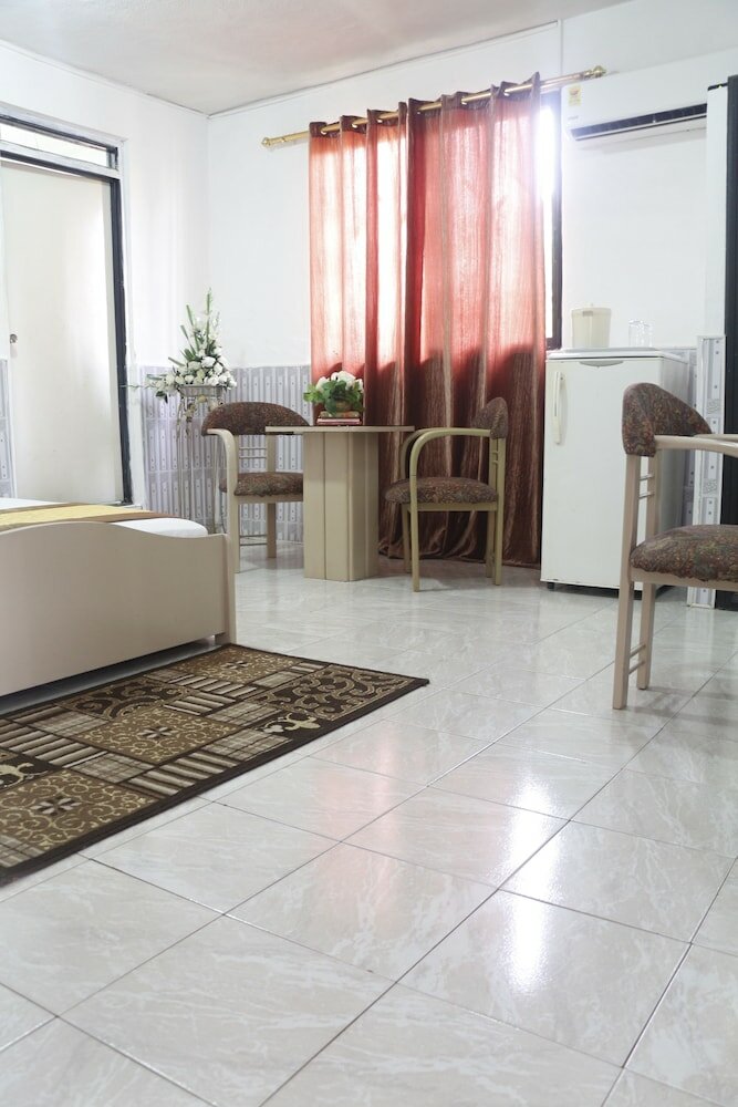 Фото Hill View Hotel McCarthy Hills