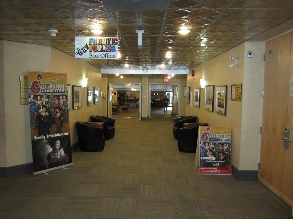 Фото Sternwheeler Hotel and Conference Centre