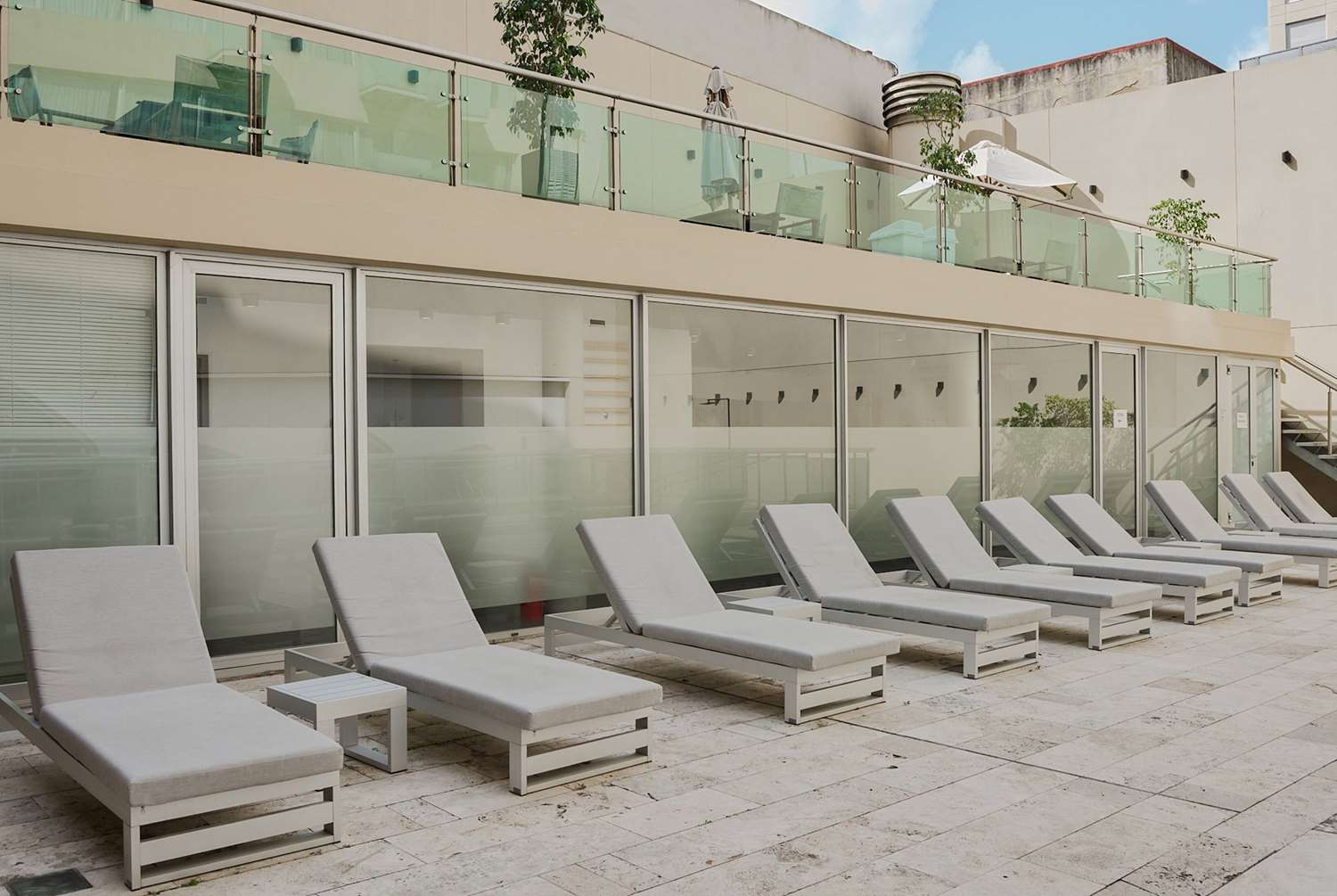 Фото Dazzler by Wyndham Buenos Aires Recoleta