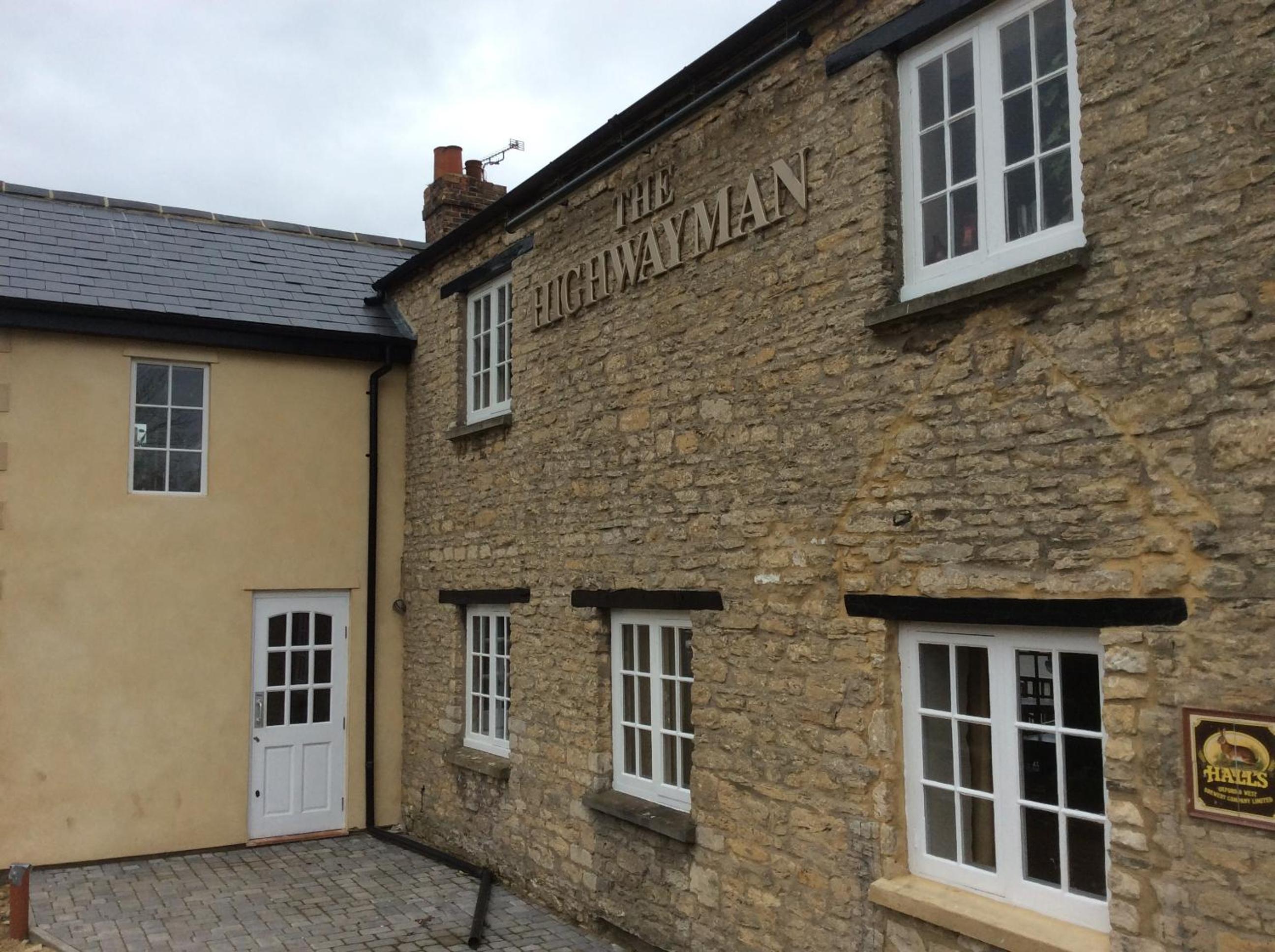 Фото The Highwayman Hotel