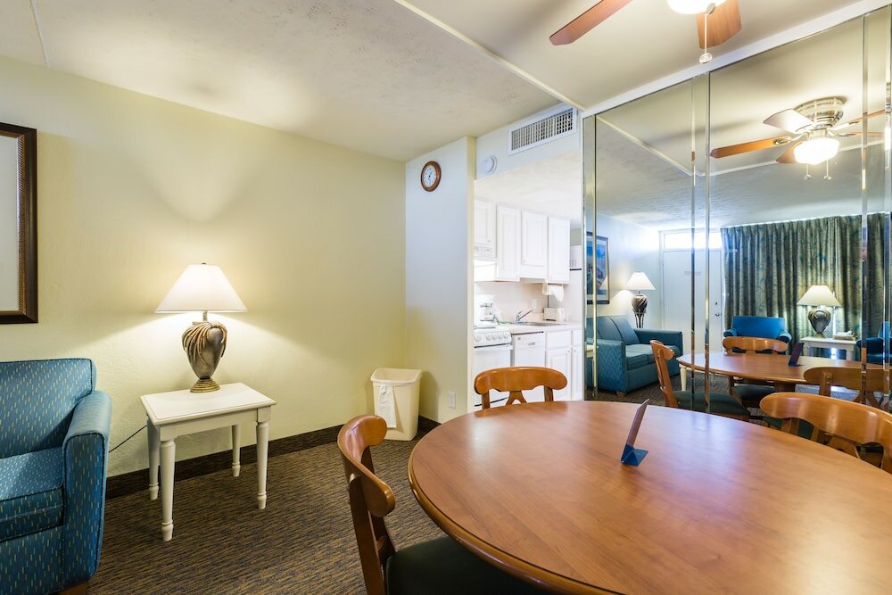 Фото Schooner Beach and Racquet Club by Capital Vacations