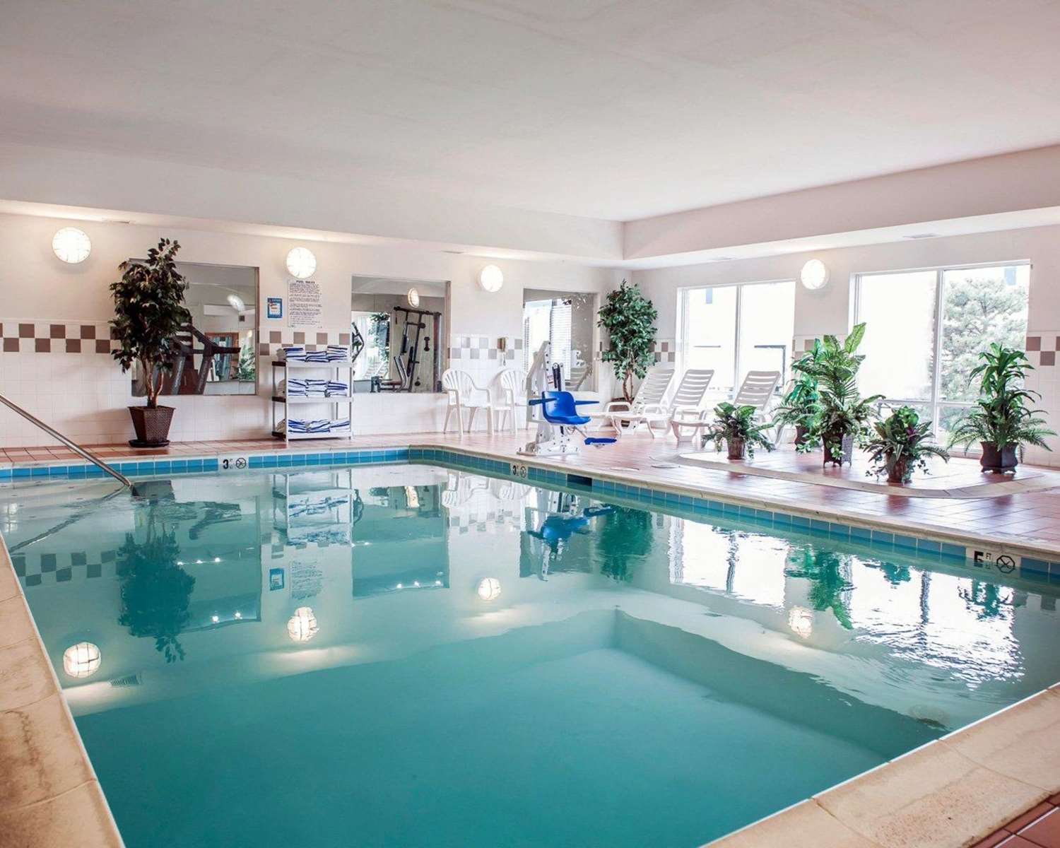Фото Comfort Suites near Indianapolis Airport