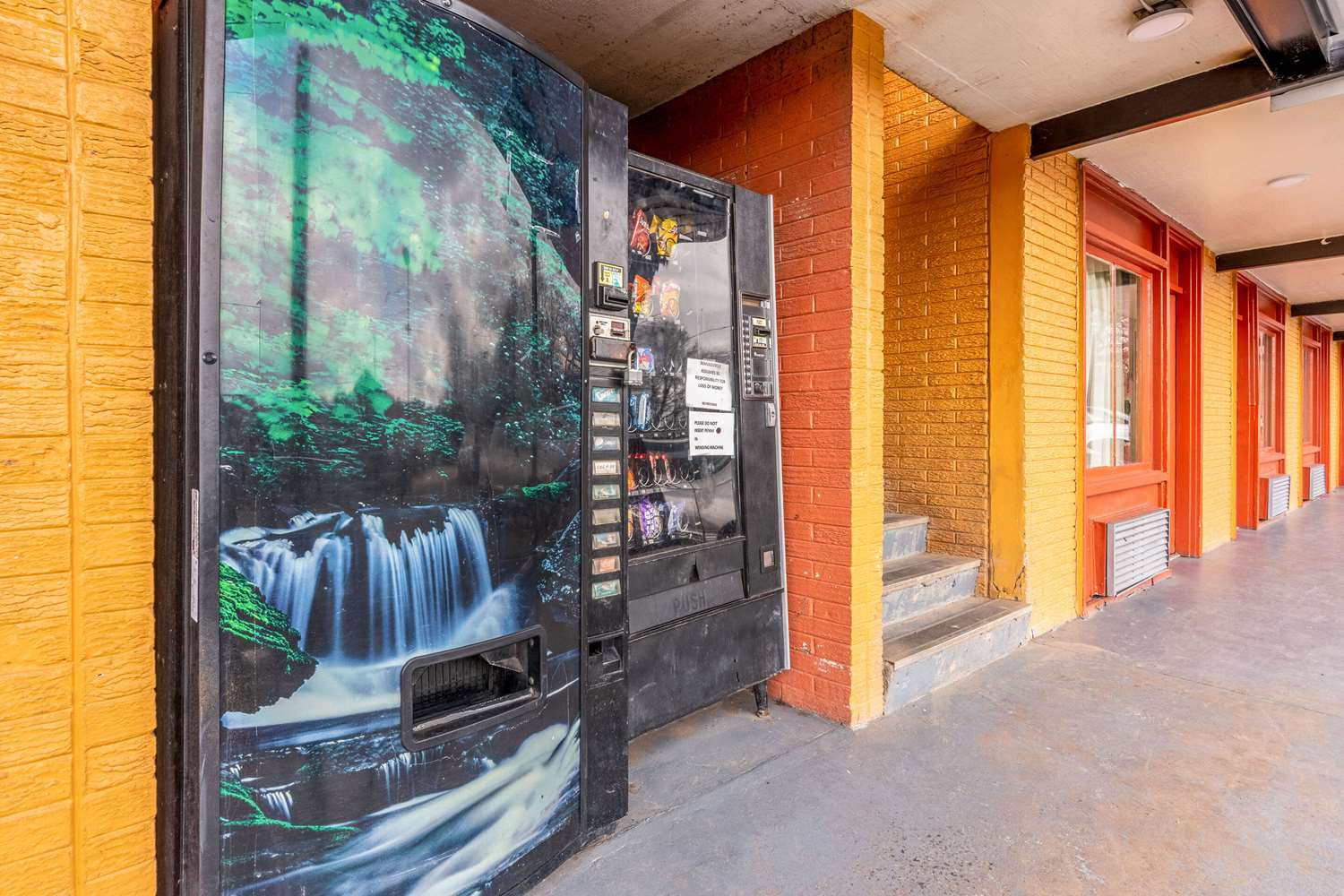 Фото Econo Lodge Charlotte Airport Area