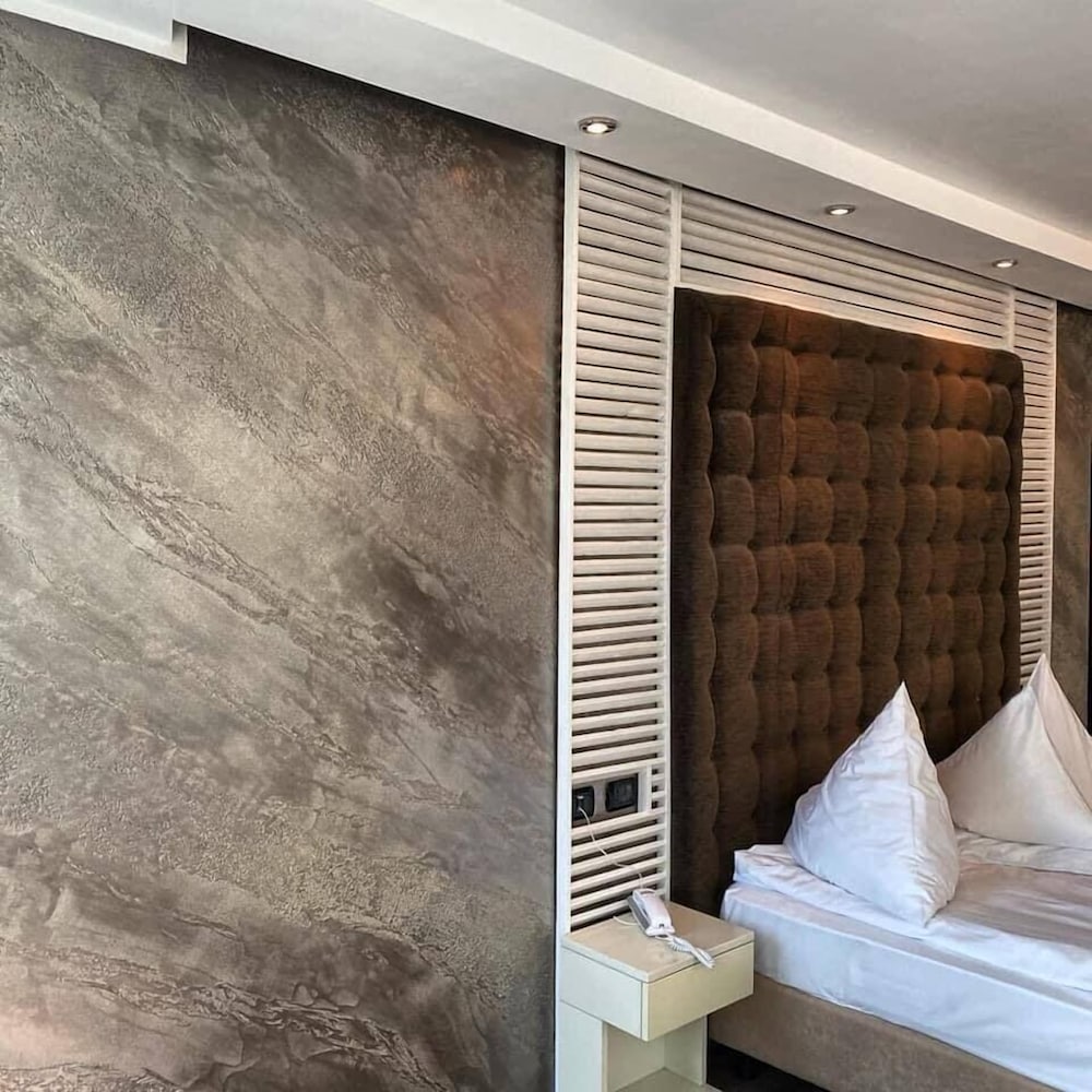 Фото Hotel Paradis Cluj Napoca