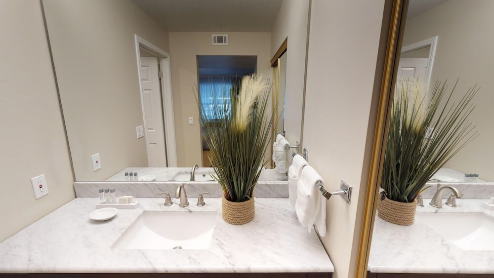 Фото Chase Suite Hotel Newark