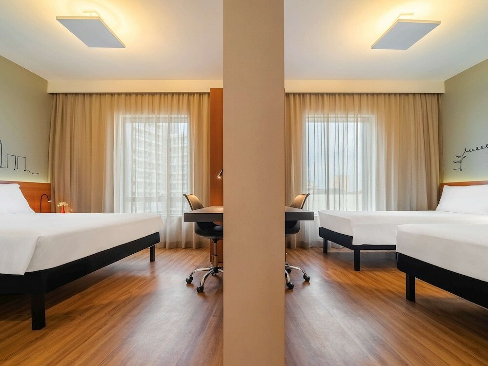 Фото ibis Styles SP Downtown