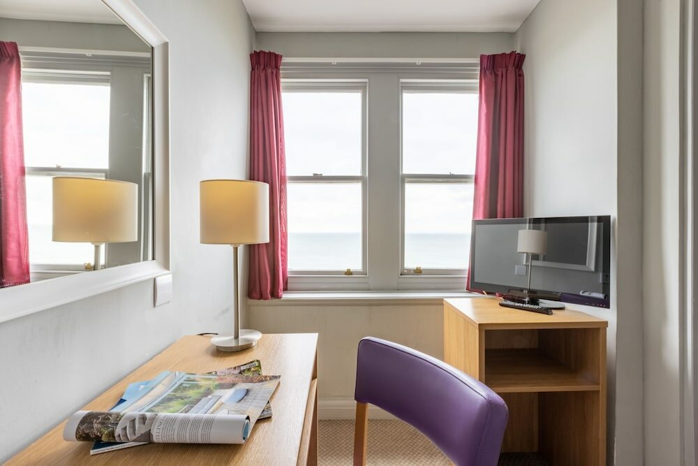 Фото The Burlington Hotel