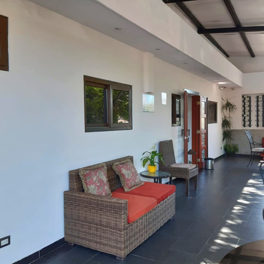 Фото Hotel Villa Florencia Zona Rosa