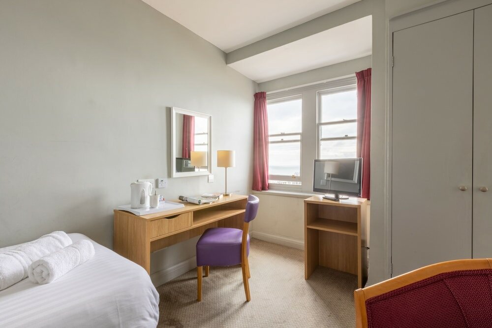 Фото The Burlington Hotel